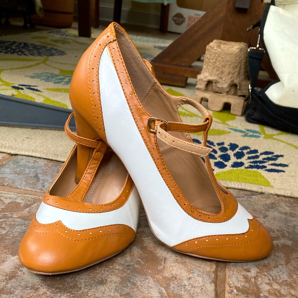Vintage style saddle shoe heels.  Pinup rockabilly